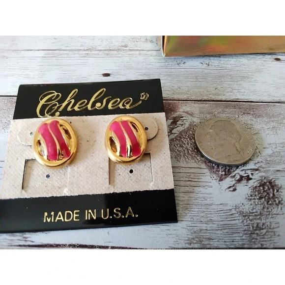 Perfect Condition Pink and Gold Plated 1980s Vintage Earrings - Picture 2 of 4